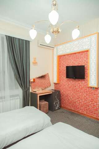 Отель Marsel Hotel Баку Стандартный двухместный номер с 2 отдельными кроватями-5